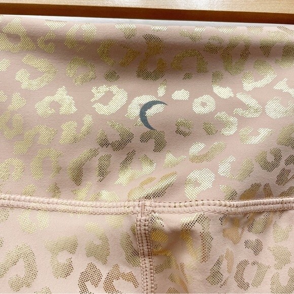 NWT Zyia Active Gold Leopard Light N Tight Hi-Rise 7/8 Legging Women’s Size 2 - Picture 9 of 15